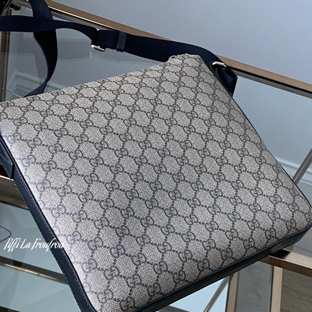 Gucci Beige and Black Signature Messenger Bag - Picture 7 of 11